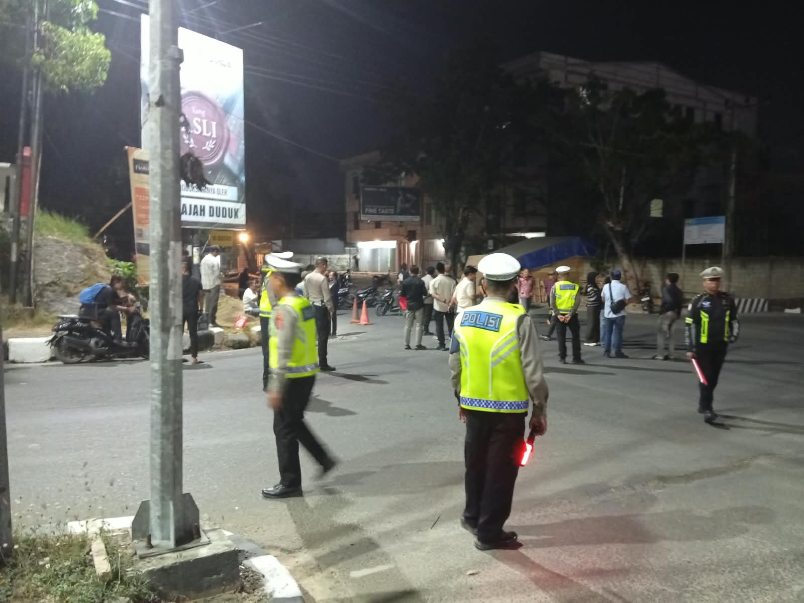 “Jaga Ruang Publik Tetap Aman dan Tertib, Polantas Polda Sultra Kedepankan Prinsip Humanis dan Pastikan Kelancaran Lalu Lintas saat Penyampaian Pendapat”