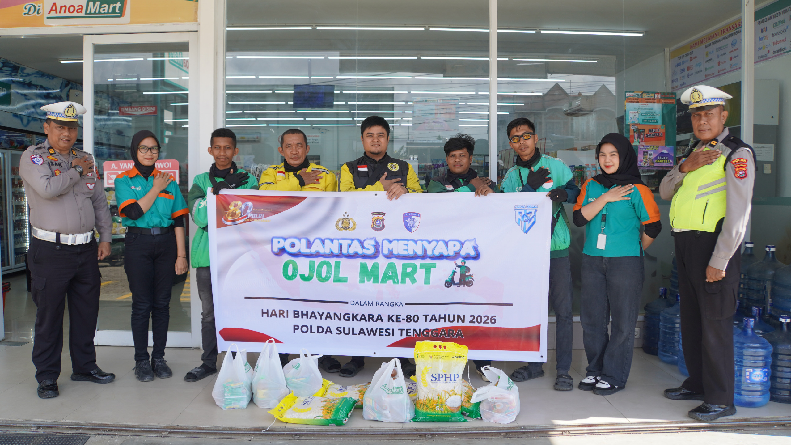 Polantas Menyapa "OJOL MART", Ditlantas Polda Sultra Berbagi Kepedulian Bersama Komunitas OJOL ARMI Kendari
