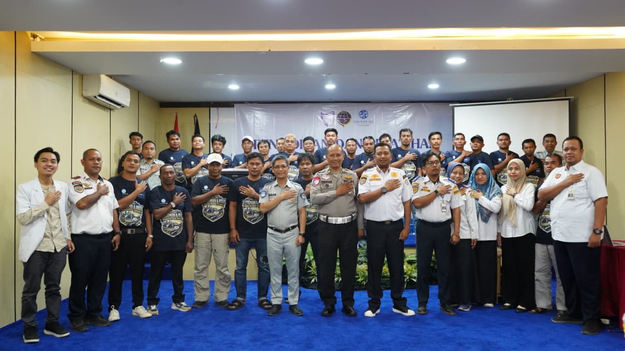 Ditlantas Polda Sultra Edukasi Sopir Angkutan Umum tentang Keselamatan Berlalu Lintas