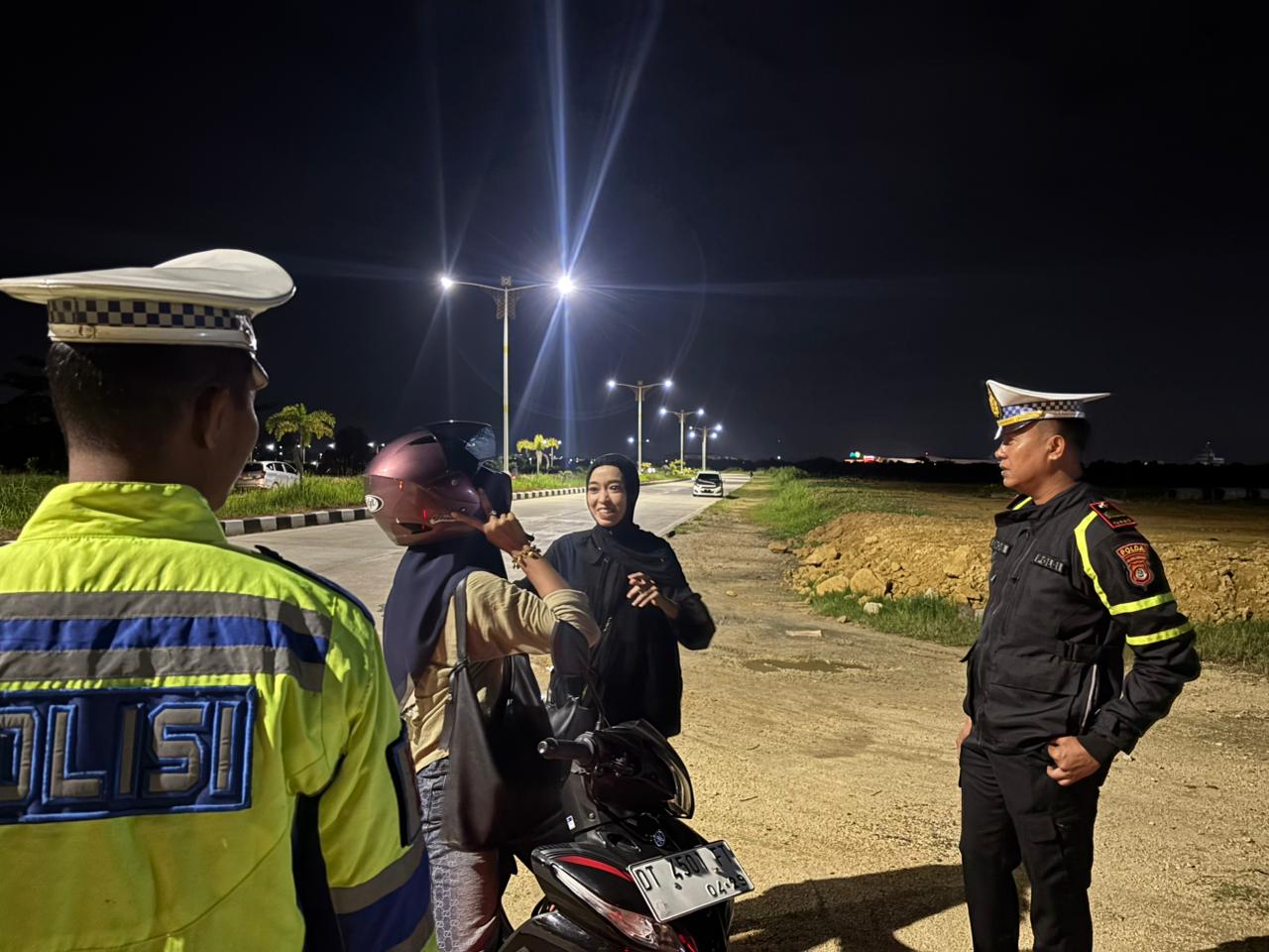 Patroli Malam Minggu Ditlantas Polda Sultra, Pastikan Lalu Lintas Kendari Tetap Lancar dan Aman
